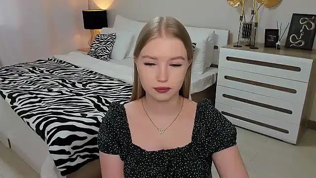 Snapshot of shy__lady chatting on 5, 2, 2025 shy lady online show from 5, 2, 2025