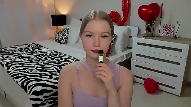 Snapshot of shy__lady chatting on 7, 2, 2025 shy lady online show from 7, 2, 2025