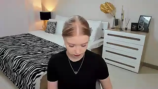 Snapshot of shy__lady chatting on 27, 2, 2025 shy lady online show from 27, 2, 2025