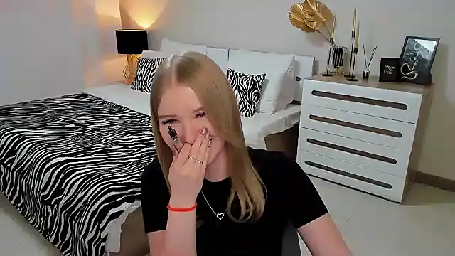 Snapshot of shy__lady chatting on 28, 2, 2025 shy lady online show from 28, 2, 2025