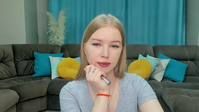 Snapshot of shy__lady chatting on 6, 3, 2025 shy lady online show from 6, 3, 2025