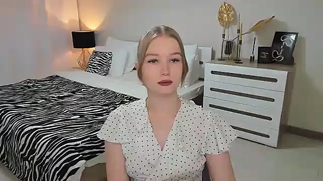 Snapshot of shy__lady chatting on 9, 3, 2025 shy lady online show from 9, 3, 2025