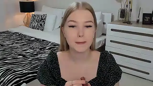 Snapshot of shy__lady chatting on 17, 3, 2025 shy lady online show from 17, 3, 2025