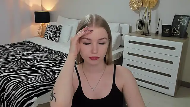 Snapshot of shy__lady chatting on 18, 3, 2025 shy lady online show from 18, 3, 2025