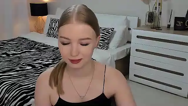 Snapshot of shy__lady chatting on 20, 3, 2025 shy lady online show from 20, 3, 2025