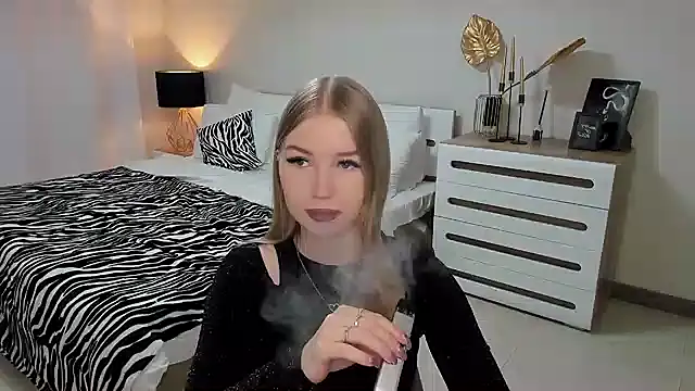 Snapshot of shy__lady chatting on 20, 3, 2025 shy lady online show from 20, 3, 2025