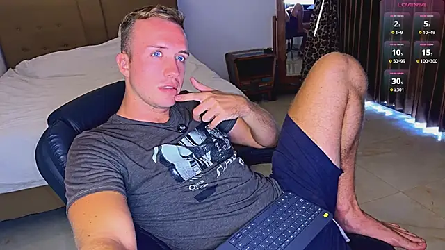 Snapshot of tommy_cumfinger chatting on 3, 7, 2026 tommy cumfinger online show from 3, 7, 2026