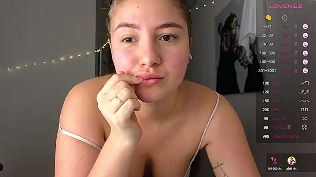 Snapshot of Yassyaaa chatting on 17, 12, 2024 Yassyaaa online show from 17, 12, 2024