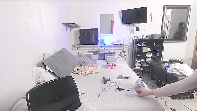 Snapshot of sissytrapdolly24 chatting on 14, 2, 2025 sissytrapdolly24 online show from 14, 2, 2025