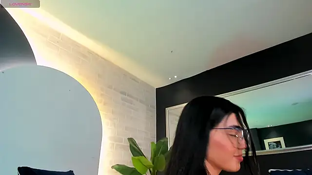 Snapshot of LucianaMillerX chatting on 13, 1, 2025 LucianaMillerX online show from 13, 1, 2025