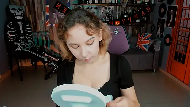 Snapshot of JasmineMilko chatting on 22, 10, 2025 JasmineMilko online show from 22, 10, 2025