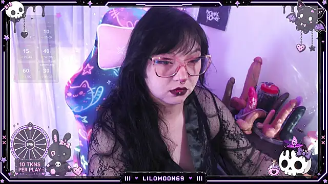 Snapshot of LiloMoon69 chatting on 7, 7, 2026 LiloMoon69 online show from 7, 7, 2026