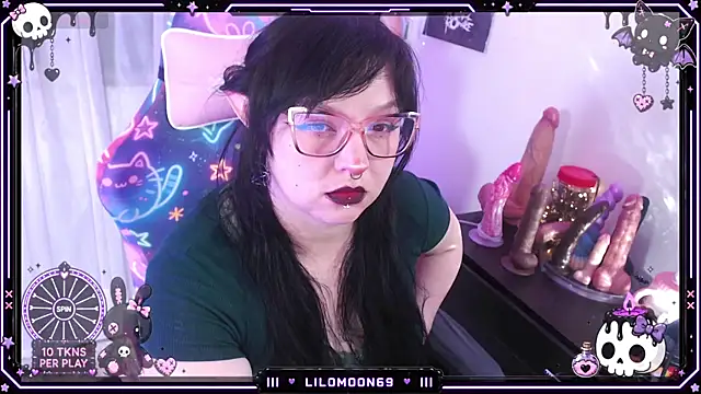 Snapshot of LiloMoon69 chatting on 9, 7, 2026 LiloMoon69 online show from 9, 7, 2026