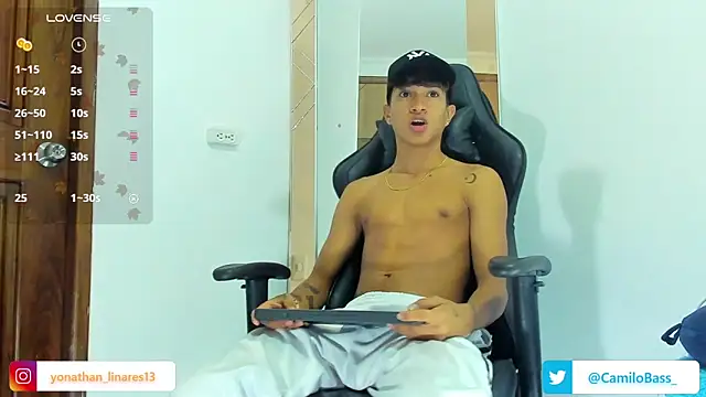 Snapshot of _CamiloBass chatting on 19, 12, 2024  CamiloBass online show from 19, 12, 2024