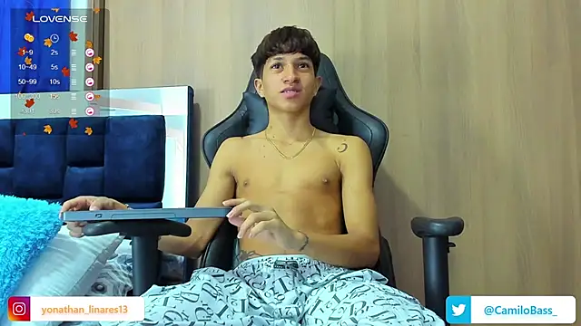 Snapshot of _CamiloBass chatting on 8, 2, 2025  CamiloBass online show from 8, 2, 2025