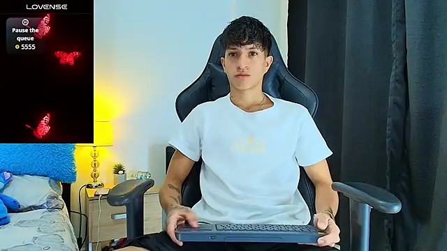 Snapshot of _CamiloBass chatting on 21, 6, 2026 CamiloBass online show from 21, 6, 2026