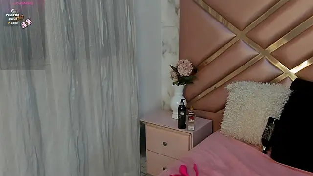 Snapshot of OliviaBurning chatting on 11, 6, 2026 OliviaBurning online show from 11, 6, 2026