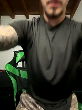 Snapshot of Valentino_Xander chatting on 12, 11, 2025 Valentino Xander online show from 12, 11, 2025