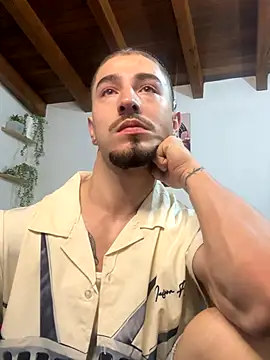 Snapshot of Valentino_Xander chatting on 14, 11, 2025 Valentino Xander online show from 14, 11, 2025