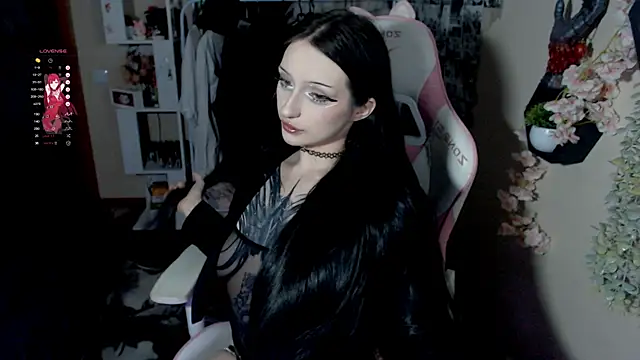 Snapshot of hikmurr chatting on 5, 12, 2024 hikmurr online show from 5, 12, 2024