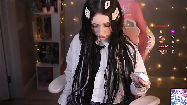 Snapshot of hikmurr chatting on 1, 11, 2025 hikmurr online show from 1, 11, 2025