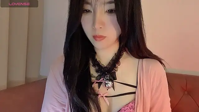 Snapshot of NickiBloom chatting on 14, 1, 2025 NickiBloom online show from 14, 1, 2025