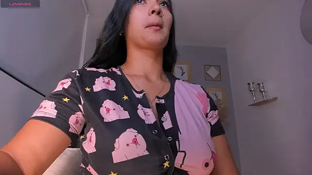 NatyFerrer  online show from 15, 5, 2026