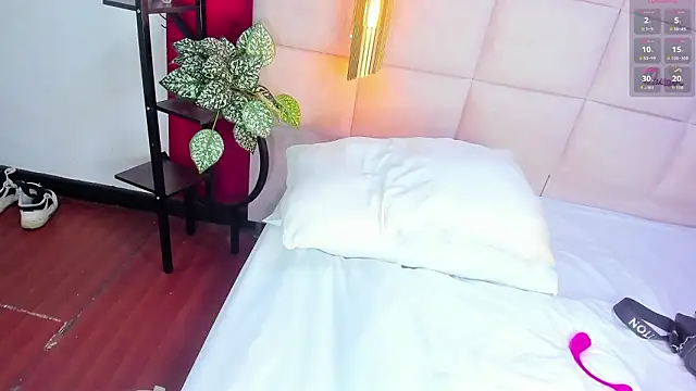 Snapshot of Amberluy chatting on 14, 2, 2026 Amberluy online show from 14, 2, 2026