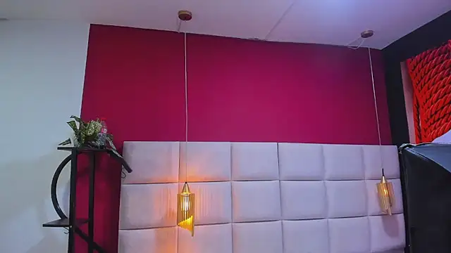 Snapshot of Amberluy chatting on 17, 4, 2026 Amberluy online show from 17, 4, 2026