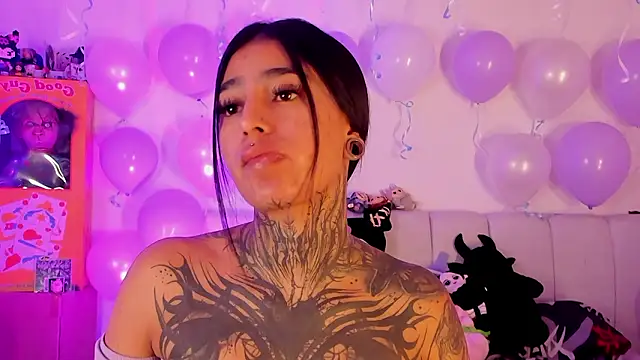 Snapshot of shadowcatt_ chatting on 3, 2, 2026 shadowcatt online show from 3, 2, 2026