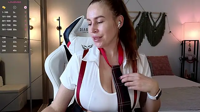 AliceMYs online show from 28, 10, 2025