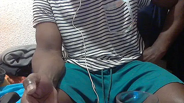 Snapshot of mmoiblack chatting on 5, 5, 2026 mmoiblack online show from 5, 5, 2026