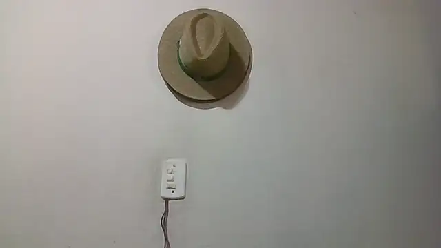 Snapshot of RenziTatte chatting on 28, 10, 2025 RenziTatte online show from 28, 10, 2025