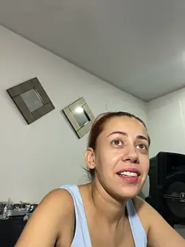 AnnbellaRosse online show from 5, 1, 2025