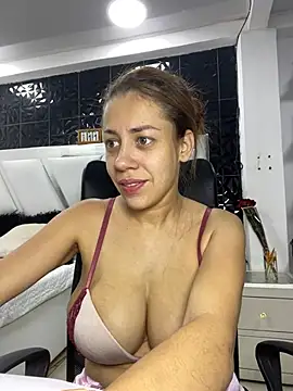 AnnbellaRosse online show from 12, 3, 2025