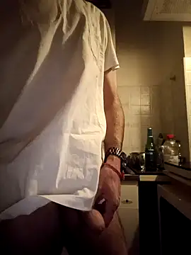 Snapshot of Fragolina73- chatting on 8, 10, 2025 Fragolina73- online show from 8, 10, 2025