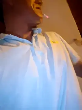 Snapshot of leoytessa_10 chatting on 15, 10, 2025 leoytessa 10 online show from 15, 10, 2025