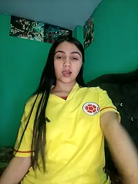 Snapshot of Nahiara_velez chatting on 7, 6, 2026 Nahiara velez online show from 7, 6, 2026