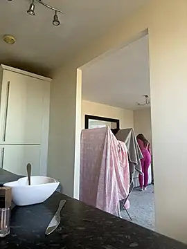 UKSYDNEYFOX online show from 28, 2, 2025