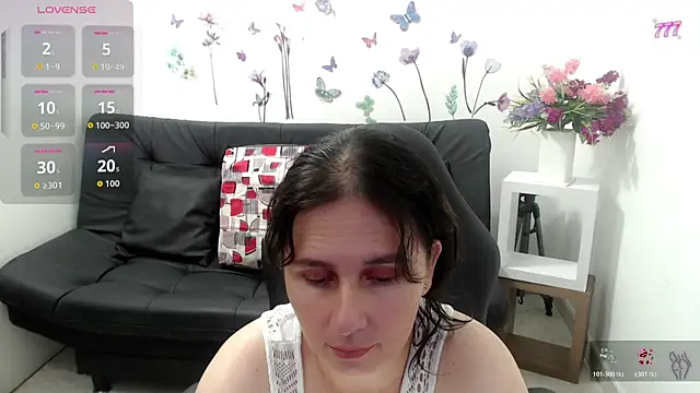 Snapshot of victoria_jones chatting on 28, 5, 2026 victoria jones online show from 28, 5, 2026