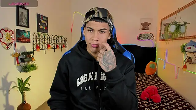 Damian latinxxx online show from 8, 2, 2026