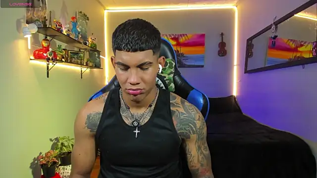 Snapshot of Damian_latinxxx chatting on 9, 7, 2026 Damian latinxxx online show from 9, 7, 2026