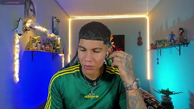 Snapshot of Damian_latinxxx chatting on 21, 7, 2026 Damian latinxxx online show from 21, 7, 2026