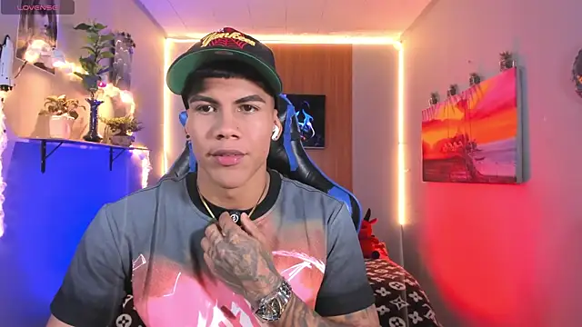 Snapshot of Damian_latinxxx chatting on 2, 8, 2026 Damian latinxxx online show from 2, 8, 2026