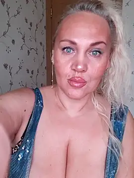 Snapshot of IsabellaBoni chatting on 14, 12, 2025 IsabellaBoni online show from 14, 12, 2025