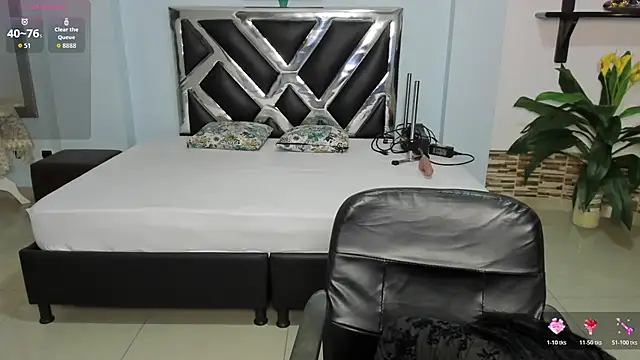 Snapshot of EroticAzir chatting on 11, 11, 2025 EroticAzir online show from 11, 11, 2025