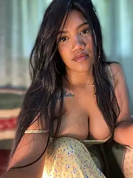 Snapshot of JennamartinyII chatting on 15, 1, 2025 JennamartinyII online show from 15, 1, 2025