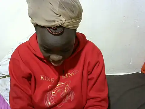 Snapshot of Thicky_kyla chatting on 18, 11, 2025 Thicky kyla online show from 18, 11, 2025