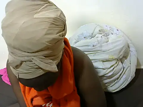 Snapshot of Thicky_kyla chatting on 25, 11, 2025 Thicky kyla online show from 25, 11, 2025