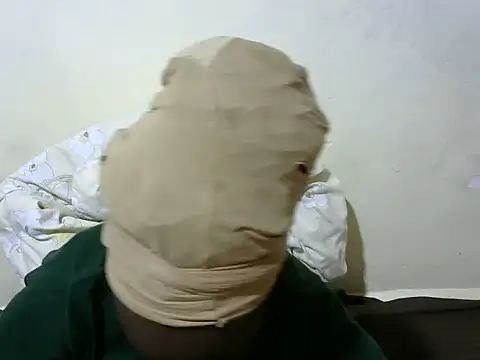 Snapshot of Thicky_kyla chatting on 4, 12, 2025 Thicky kyla online show from 4, 12, 2025